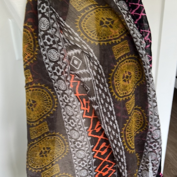 Multicolor Scarf - Picture 2 of 3